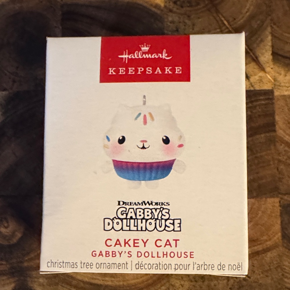 Hallmark Keepsake Gabby's Dollhouse Cakey Cat Ornament - White and Blue